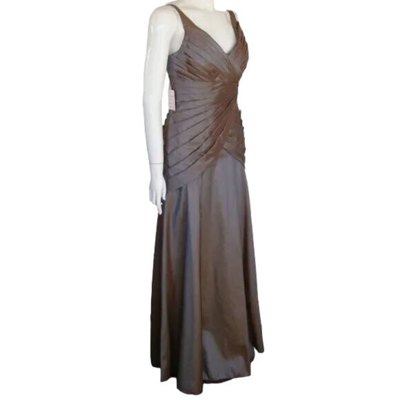 MORI LEE Gown/Dress, 9/10, Colorshift - Green/Brown, Floor/Long - Picture 4 of 16